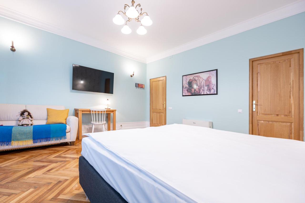 Old City Apartment Oradea Eksteriør billede